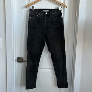 Levi’s Wedgie Skinny in Washed Black